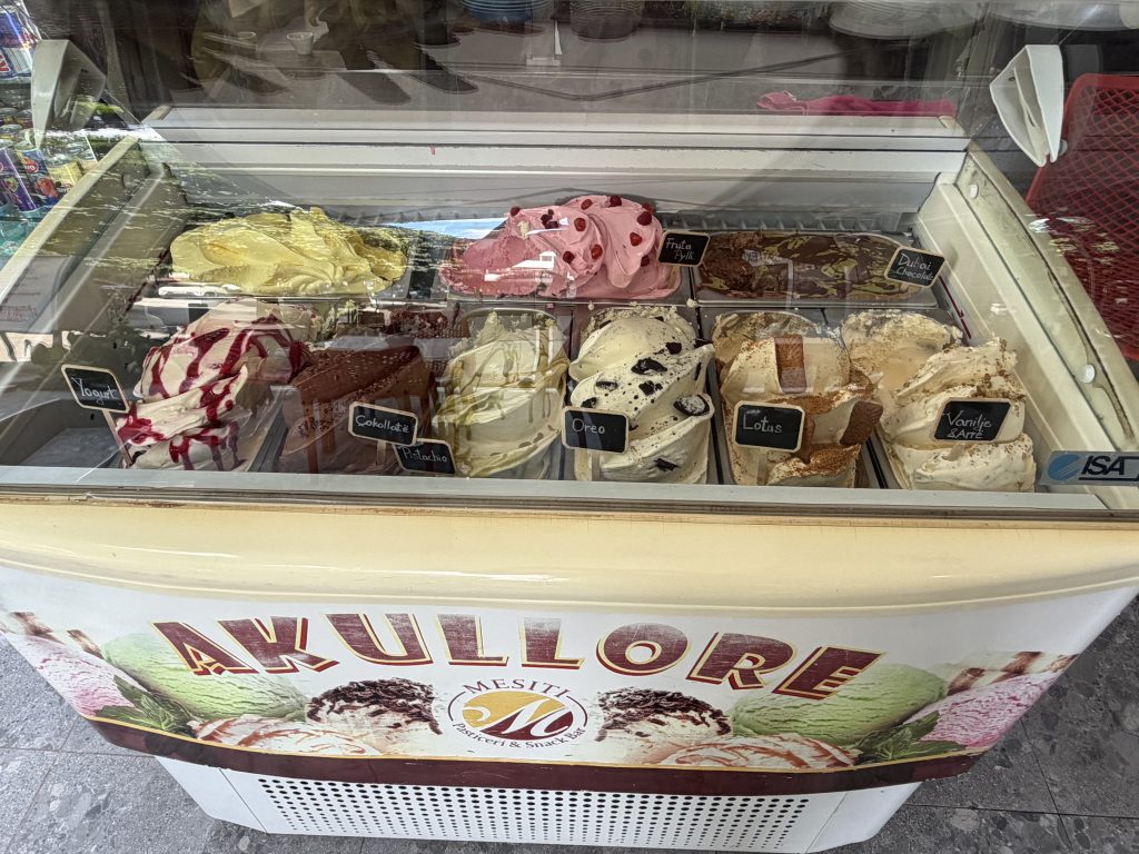 marchand de glaces à Pogradec