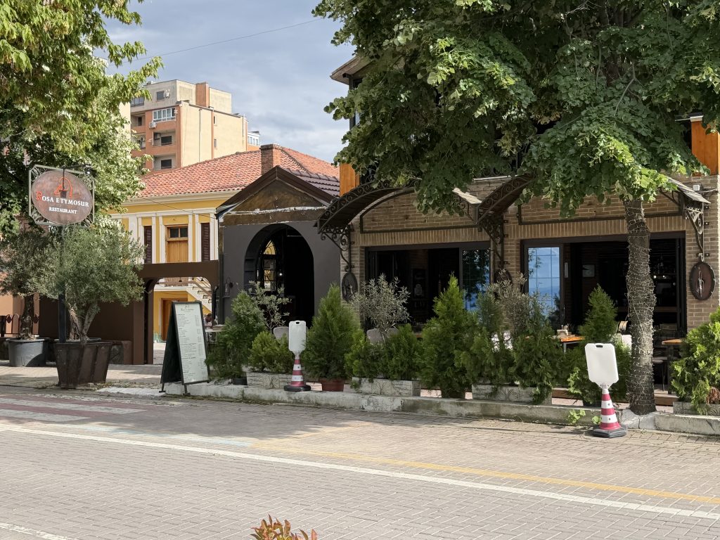 Restaurant Rosa e Tymosur à Pogradec